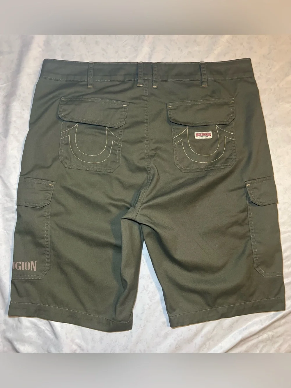 True Religion Men’s Utility Cargo Shorts,Horseshoe Stitching, Olive Green, 38